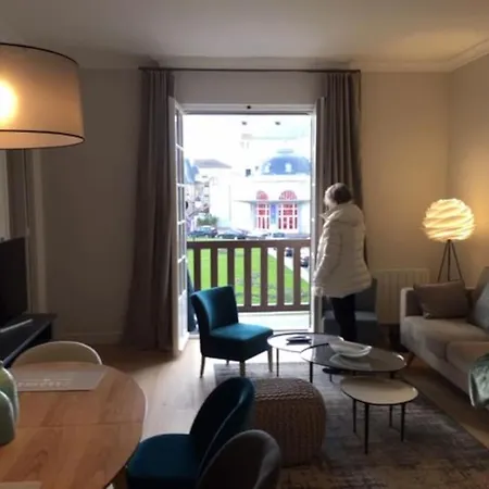 Face Au Grand De Apartment *